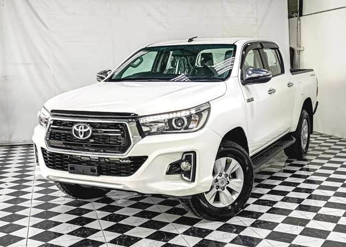 TOYOTA Hilux