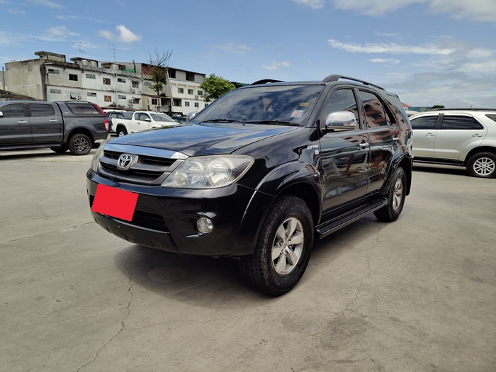 TOYOTA Fortuner