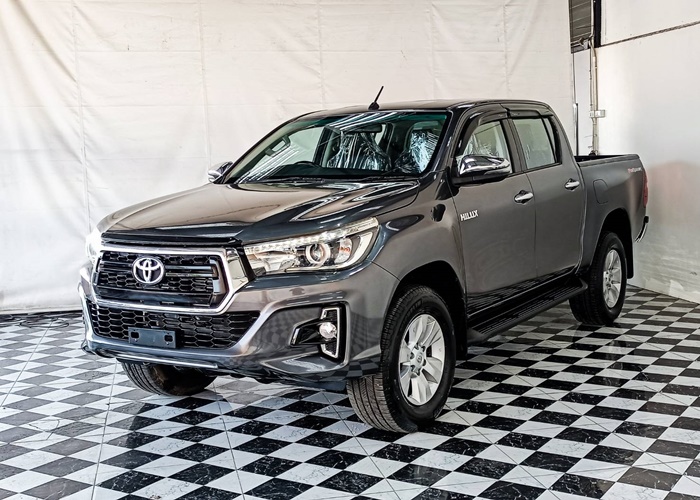 TOYOTA Hilux