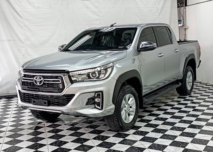TOYOTA Hilux