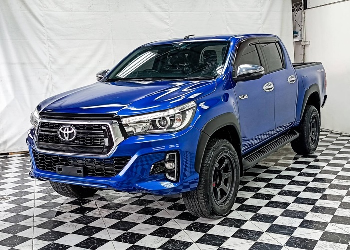 TOYOTA Hilux