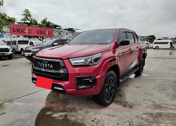 TOYOTA Hilux