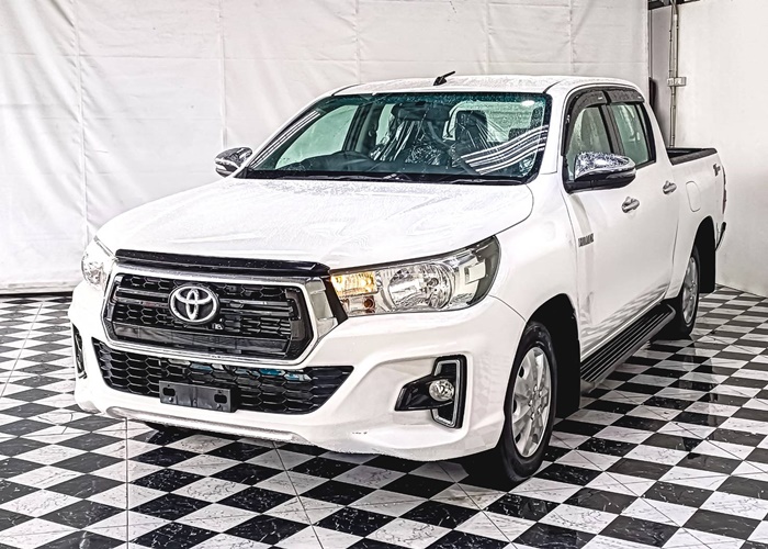 TOYOTA Hilux