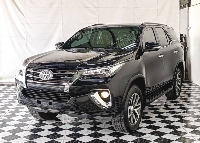 TOYOTA Fortuner