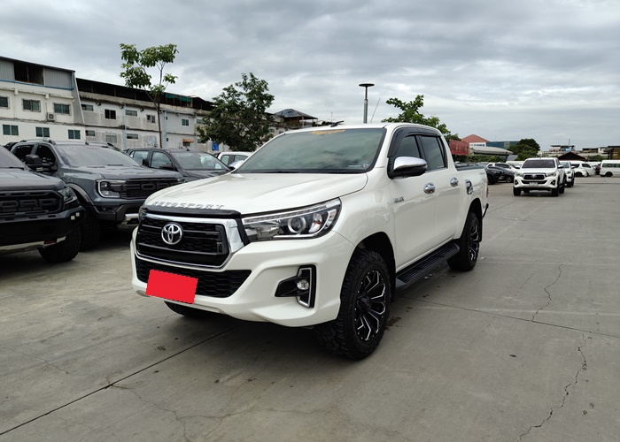 TOYOTA Hilux