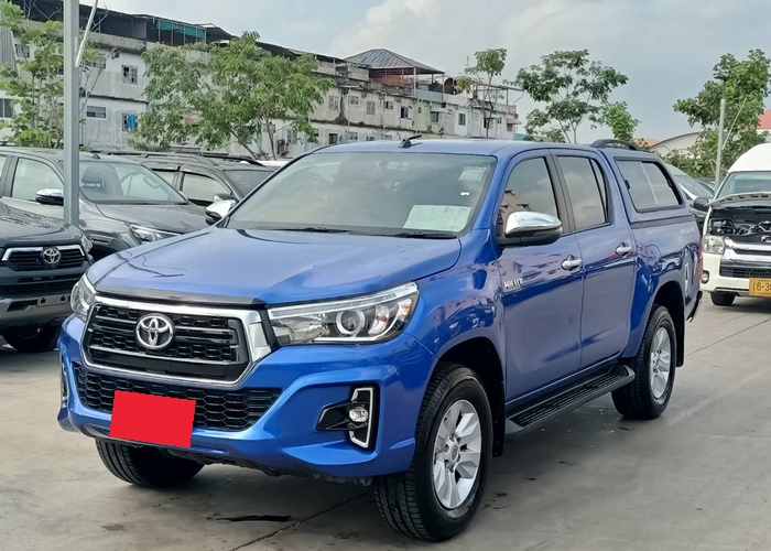 TOYOTA Hilux