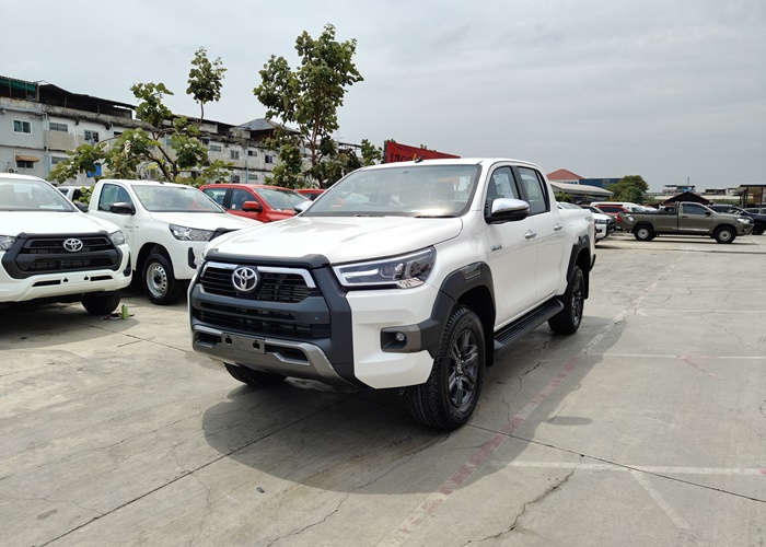 TOYOTA Hilux