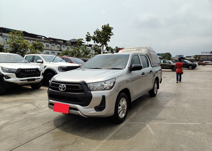 TOYOTA Hilux