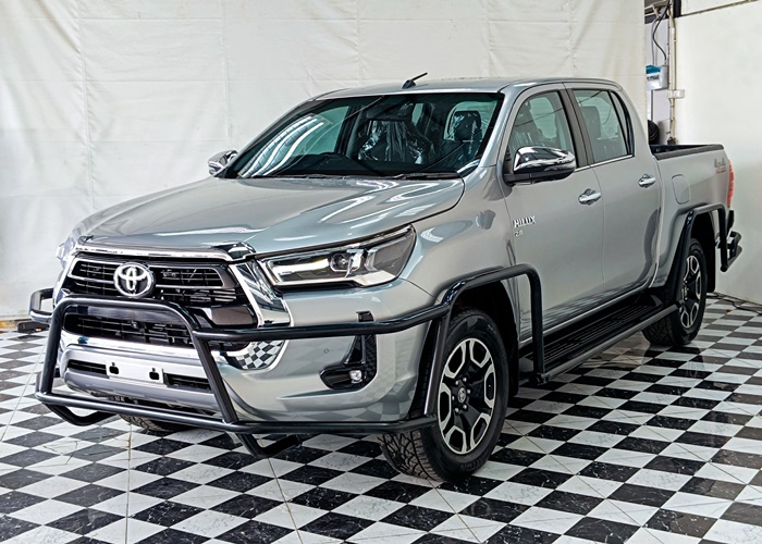 TOYOTA Hilux