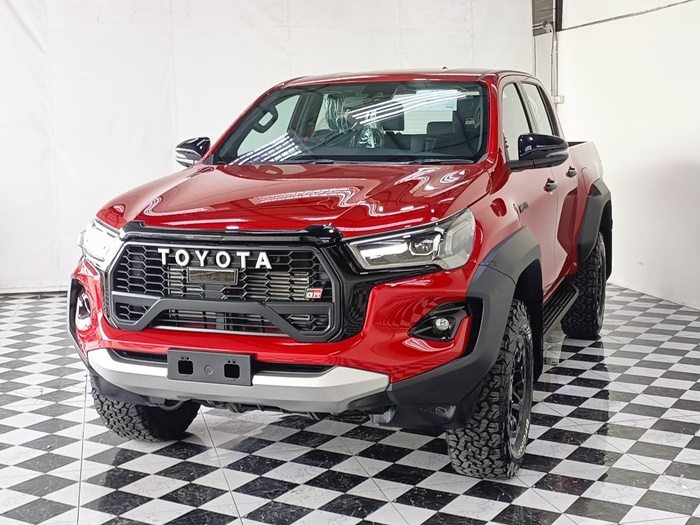 TOYOTA Hilux