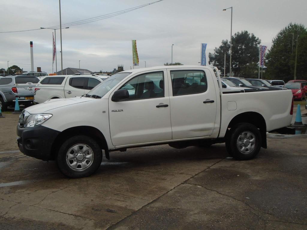 TOYOTA Hilux