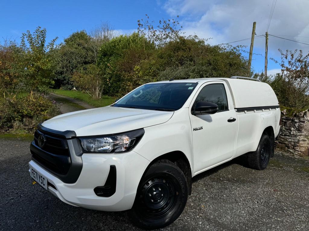 TOYOTA Hilux