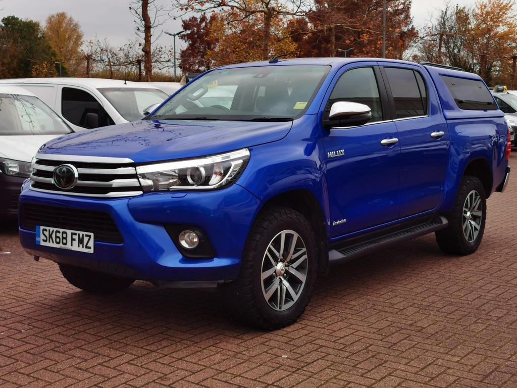 TOYOTA Hilux