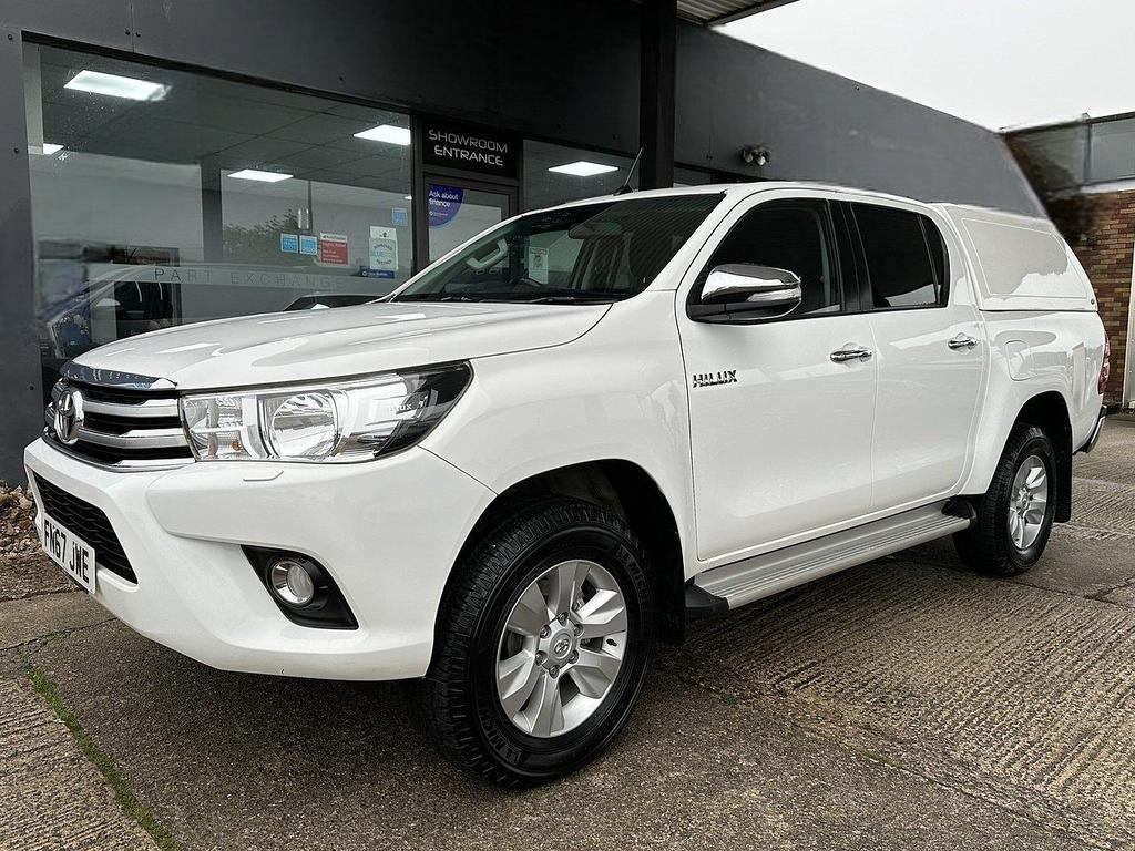 TOYOTA Hilux