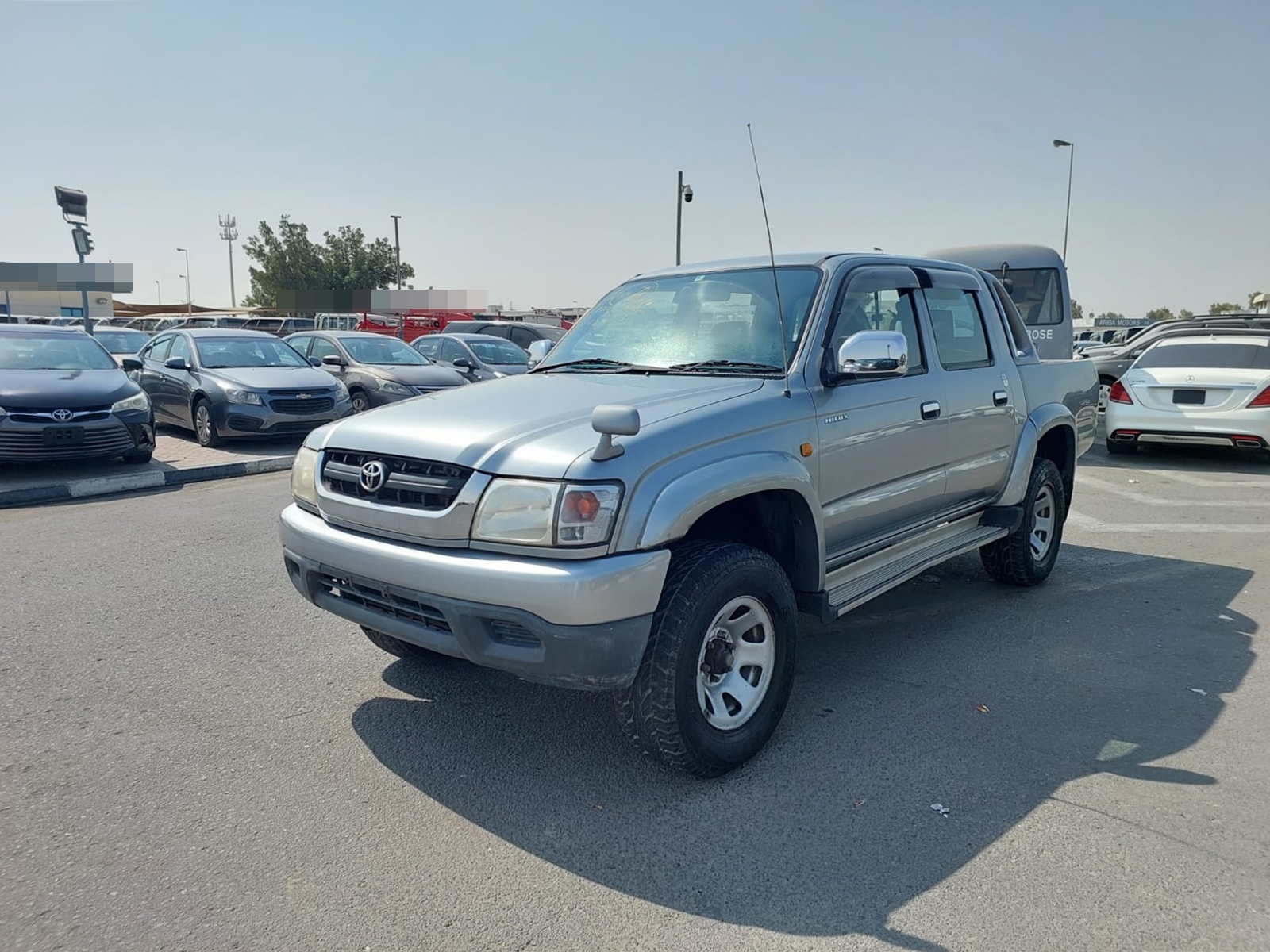 TOYOTA Hilux