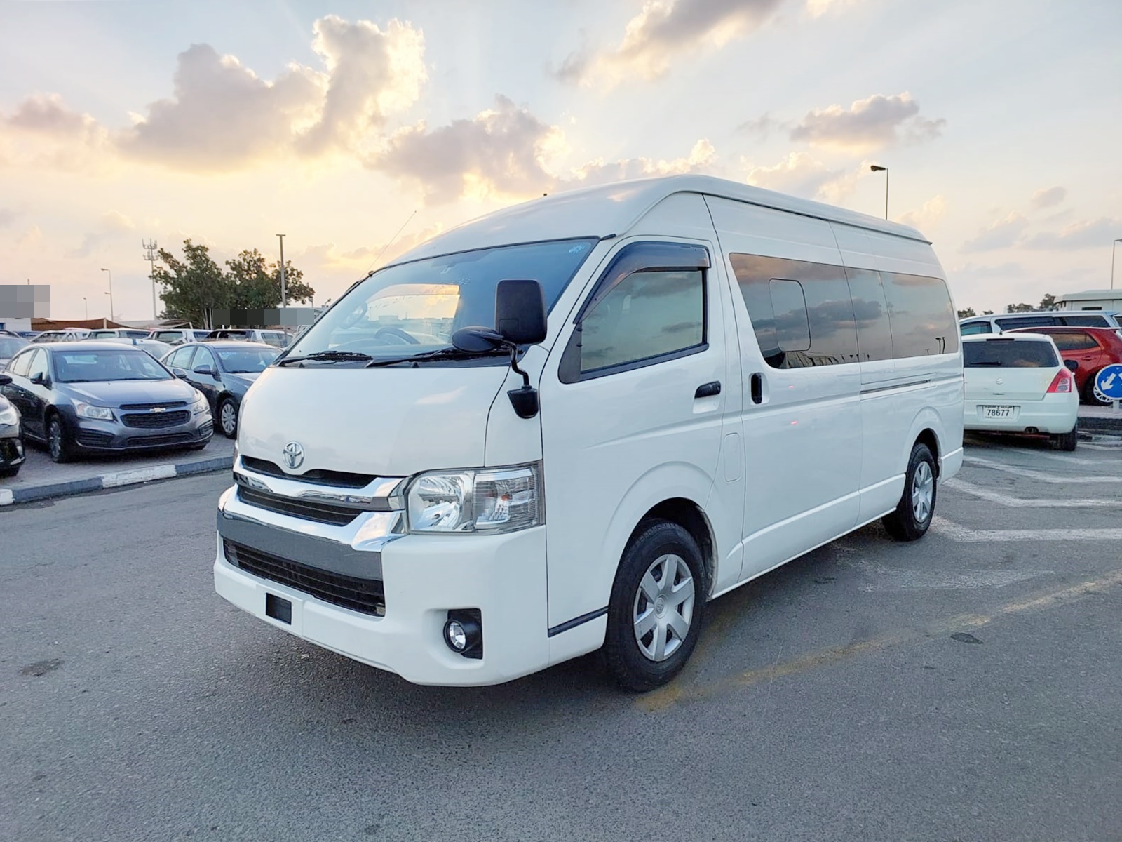 TOYOTA HIACE