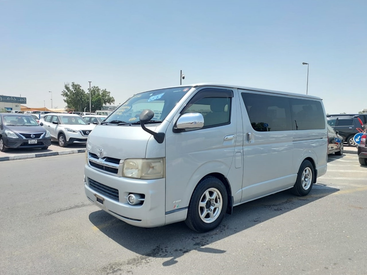 TOYOTA HIACE