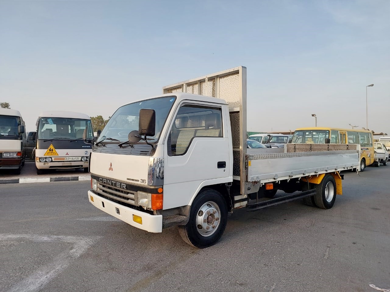 MITSUBISHI Canter