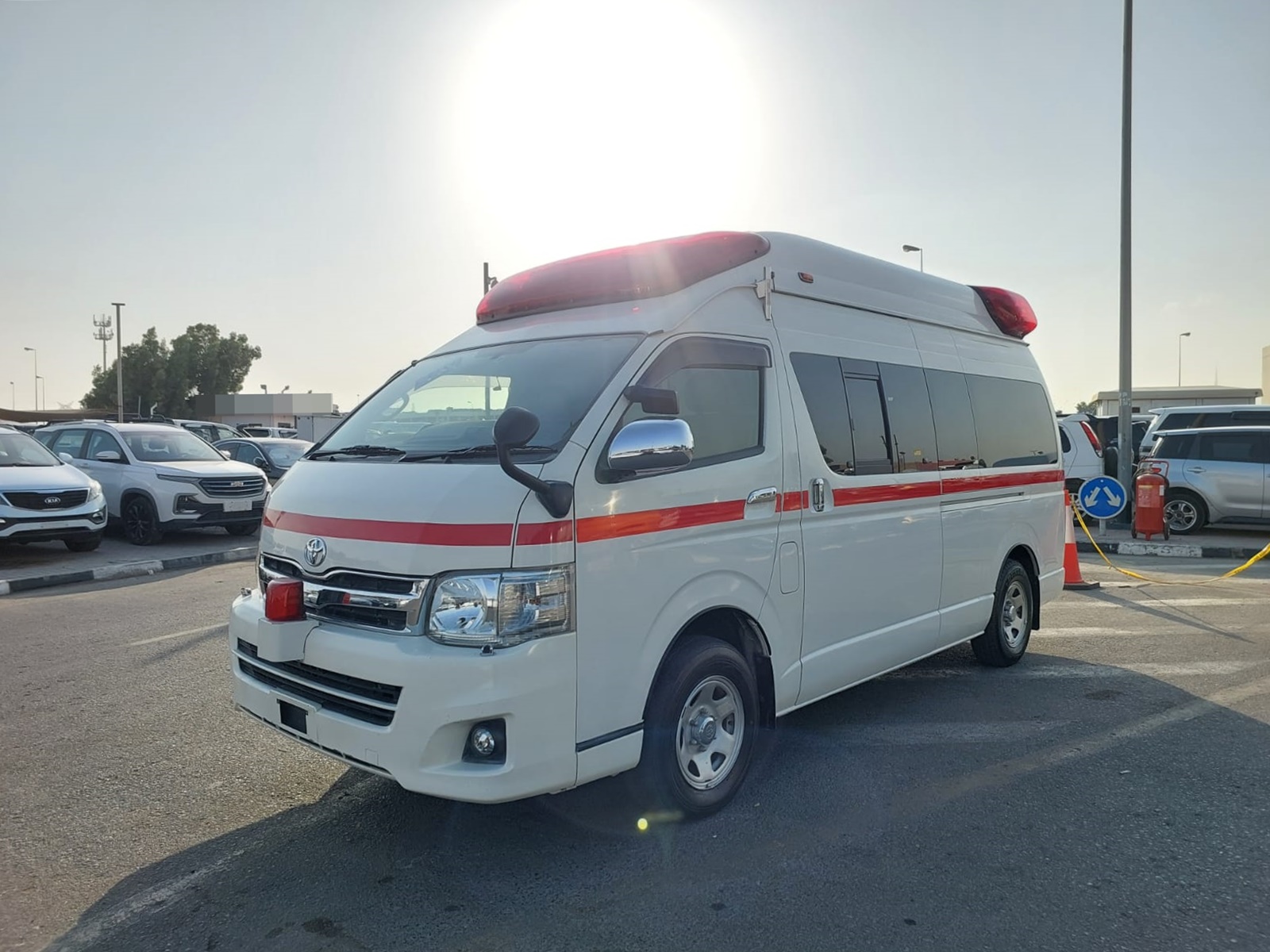 TOYOTA HIACE AMBULANCE