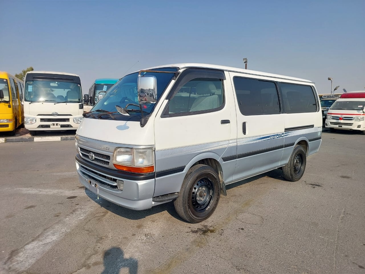 TOYOTA HIACE