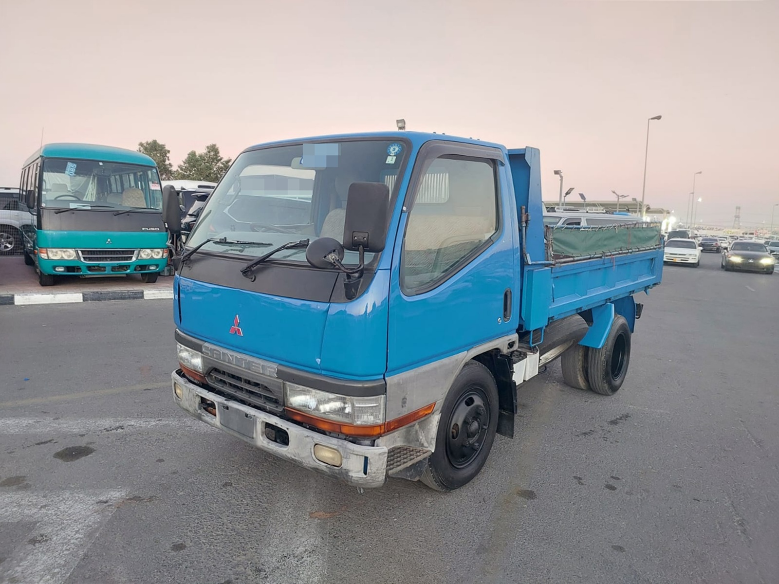 MITSUBISHI Canter