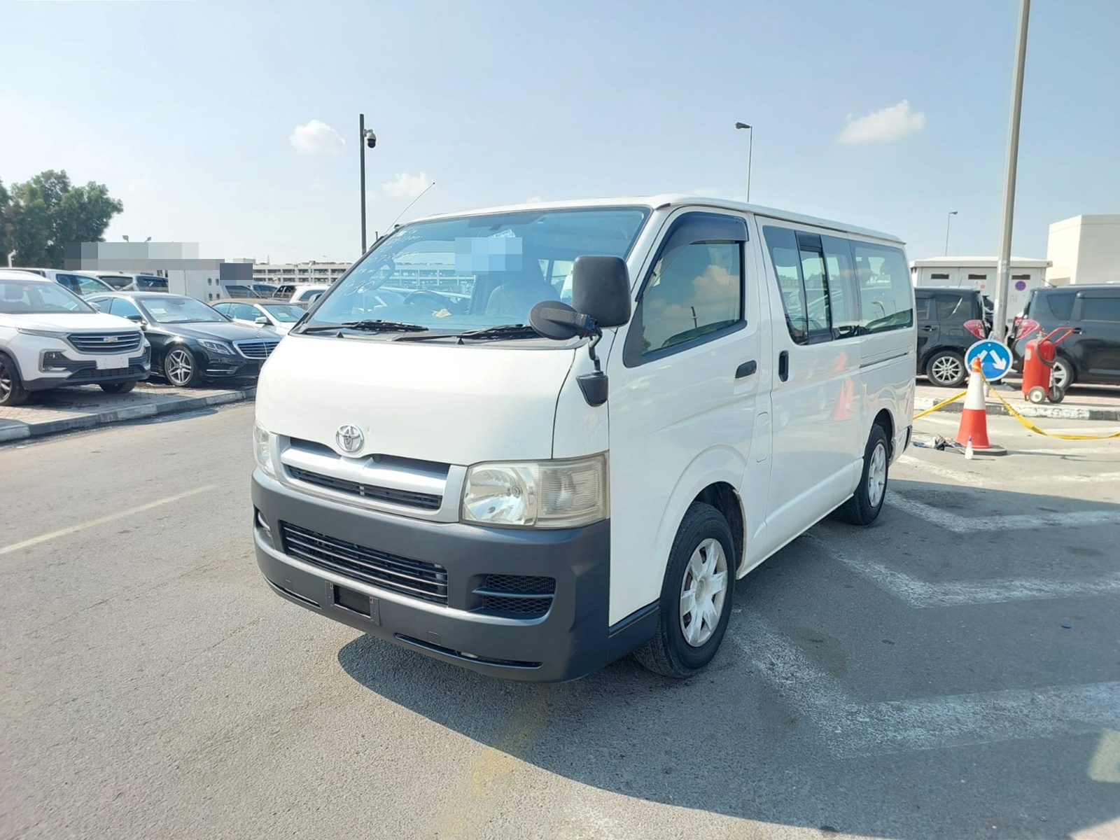 TOYOTA HIACE