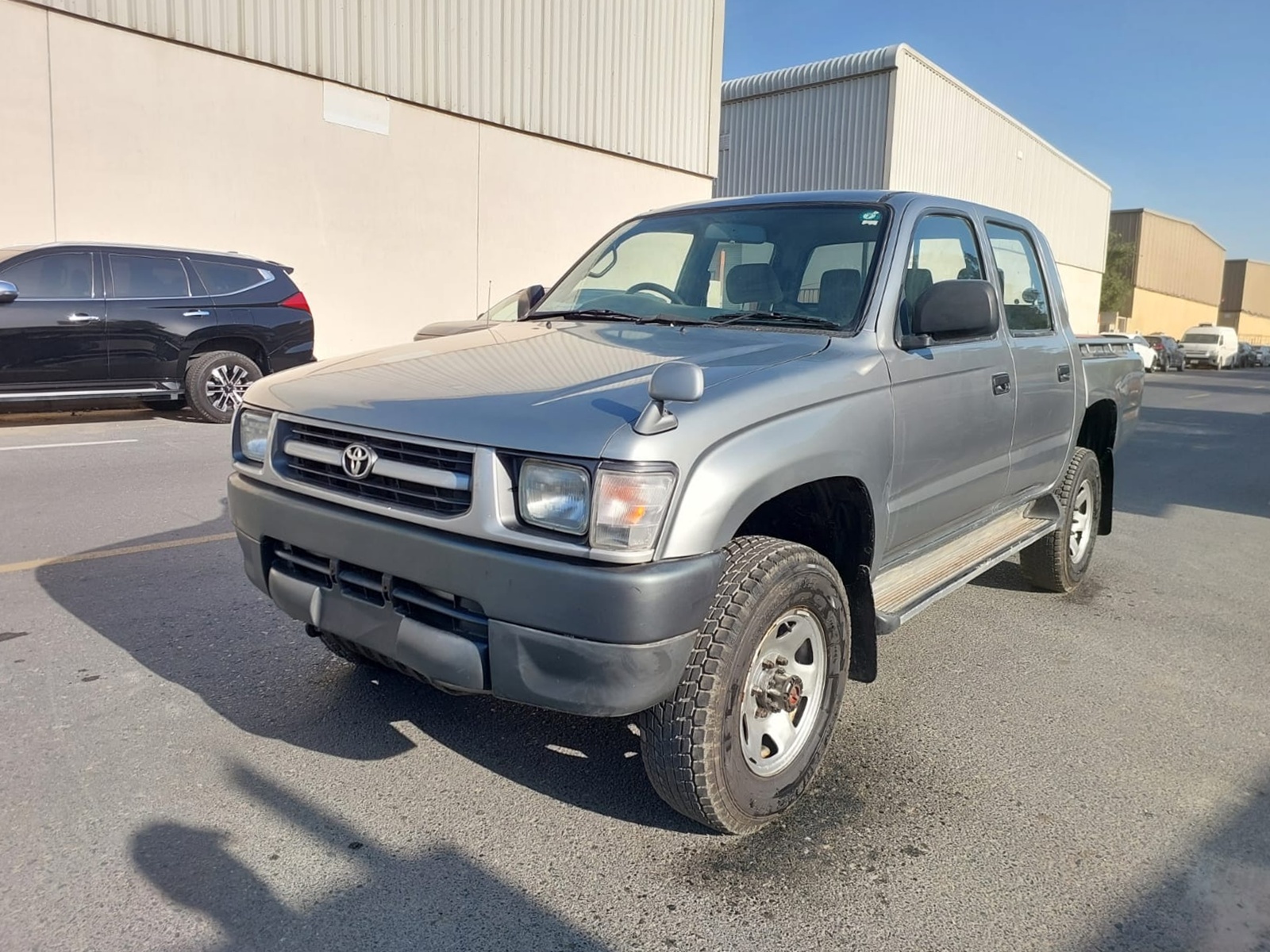 TOYOTA Hilux
