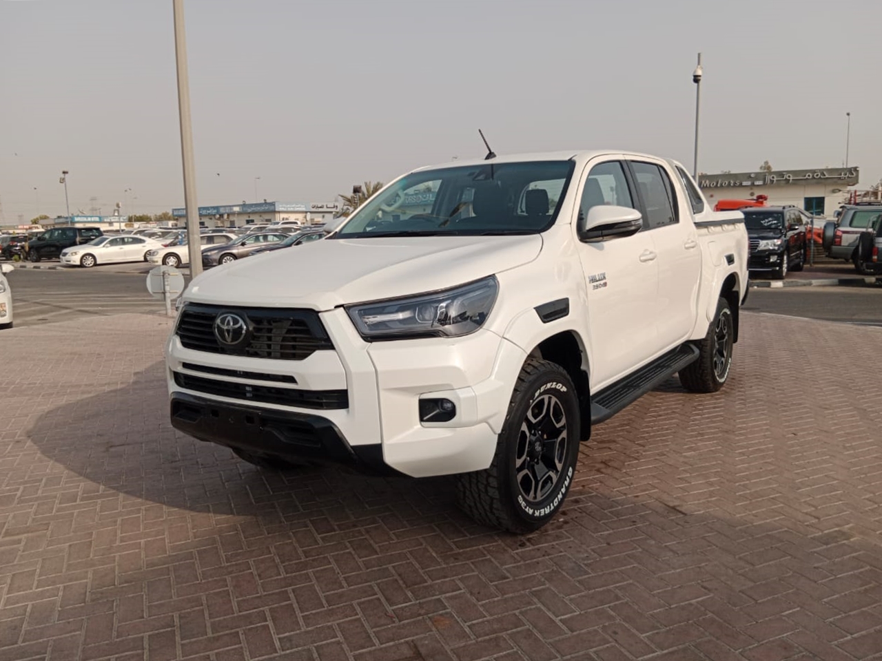 TOYOTA Hilux