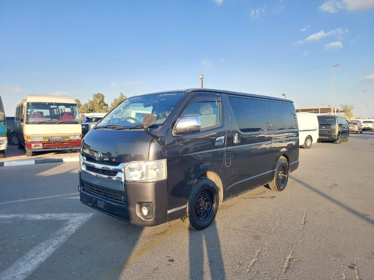 TOYOTA HIACE