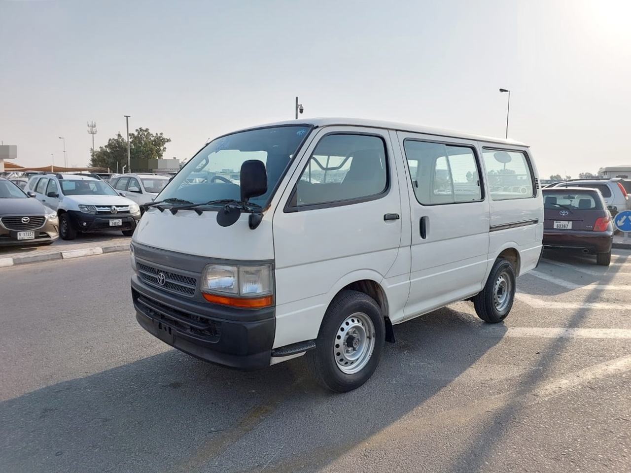 TOYOTA HIACE