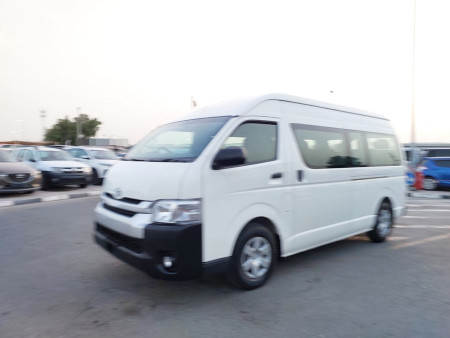 TOYOTA Hiace Commuter