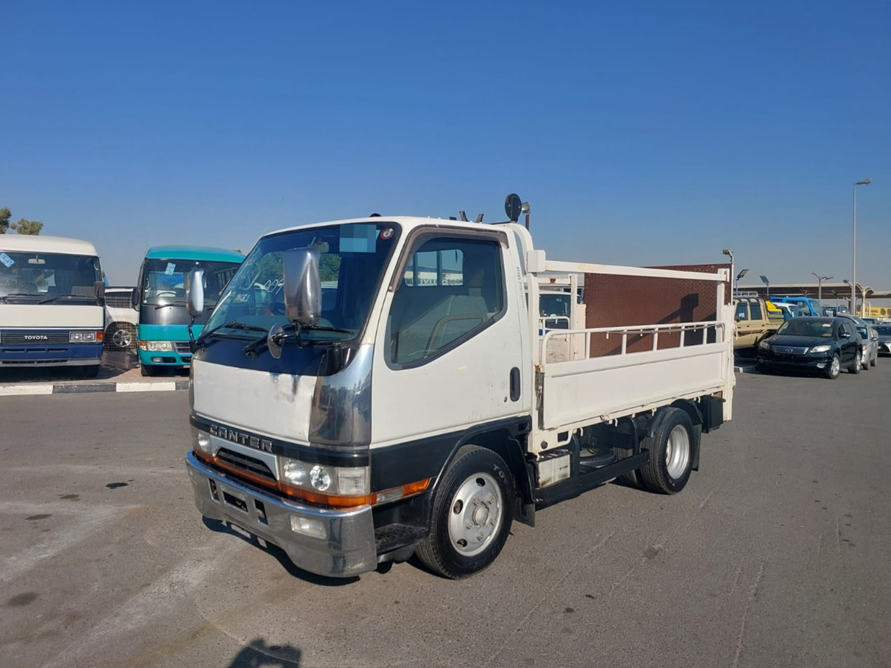 MITSUBISHI Canter