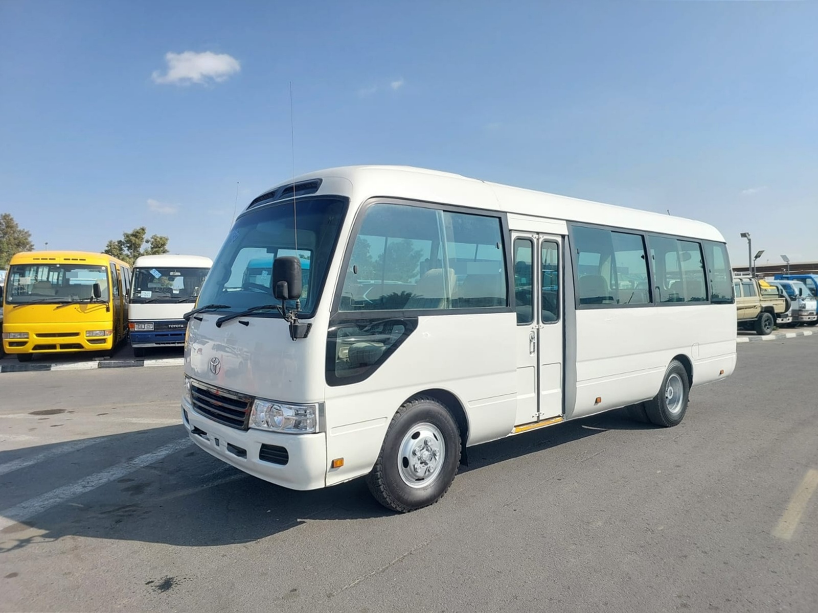 TOYOTA Coaster