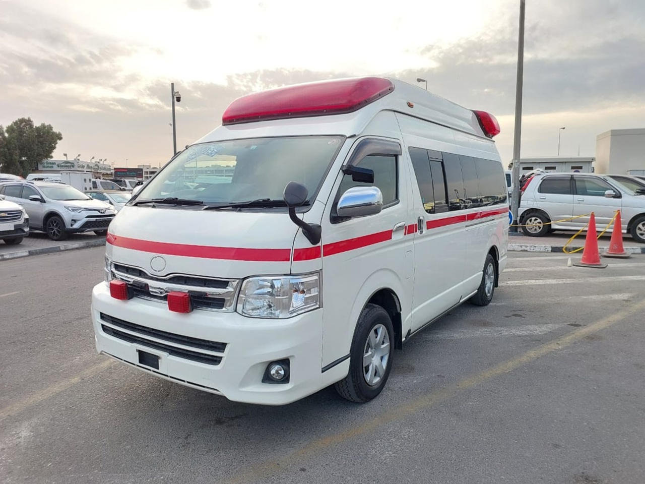 TOYOTA HIACE