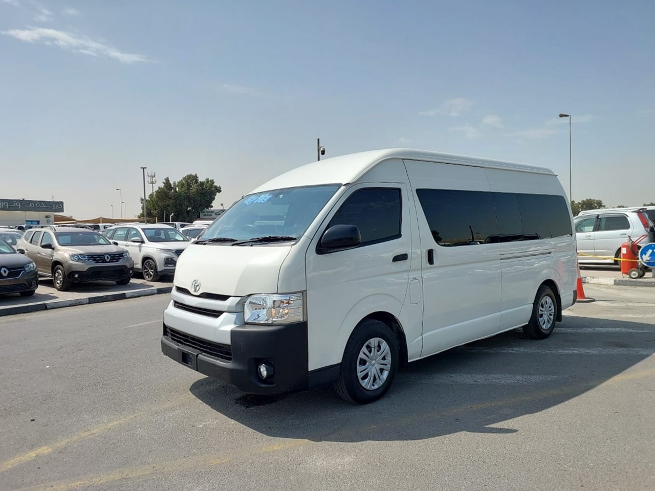 TOYOTA Hiace Commuter