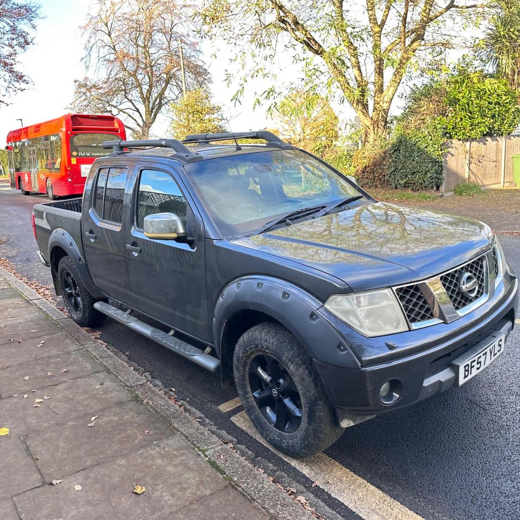 NISSAN Navara