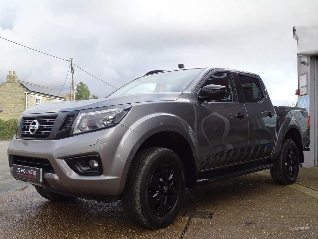 NISSAN Navara