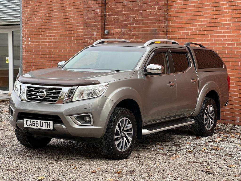 NISSAN Navara