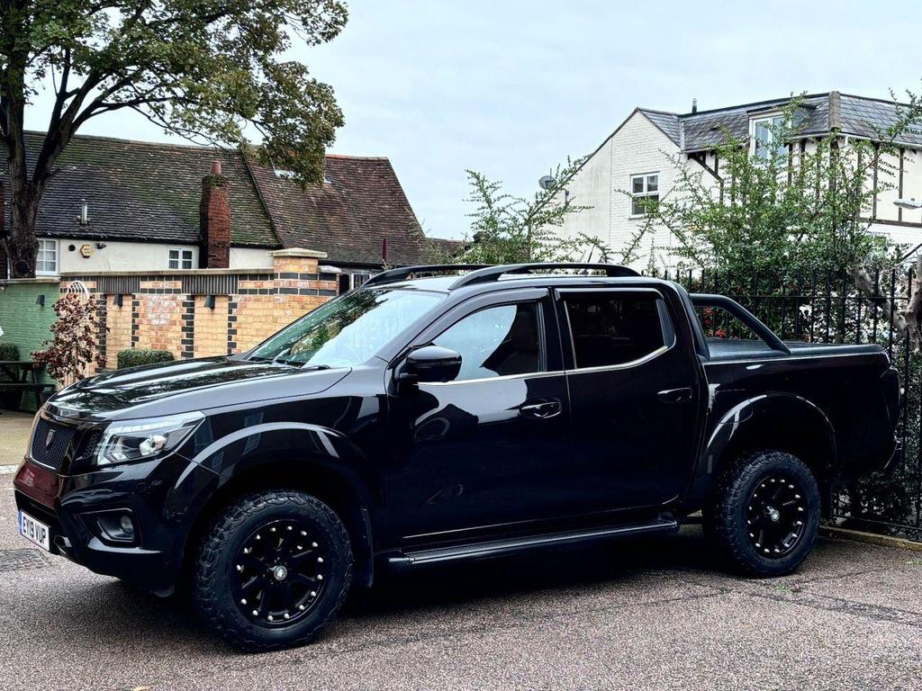 NISSAN Navara