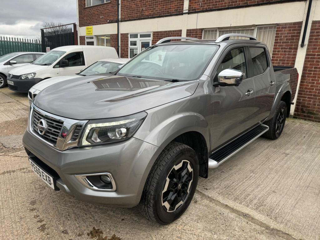 NISSAN Navara