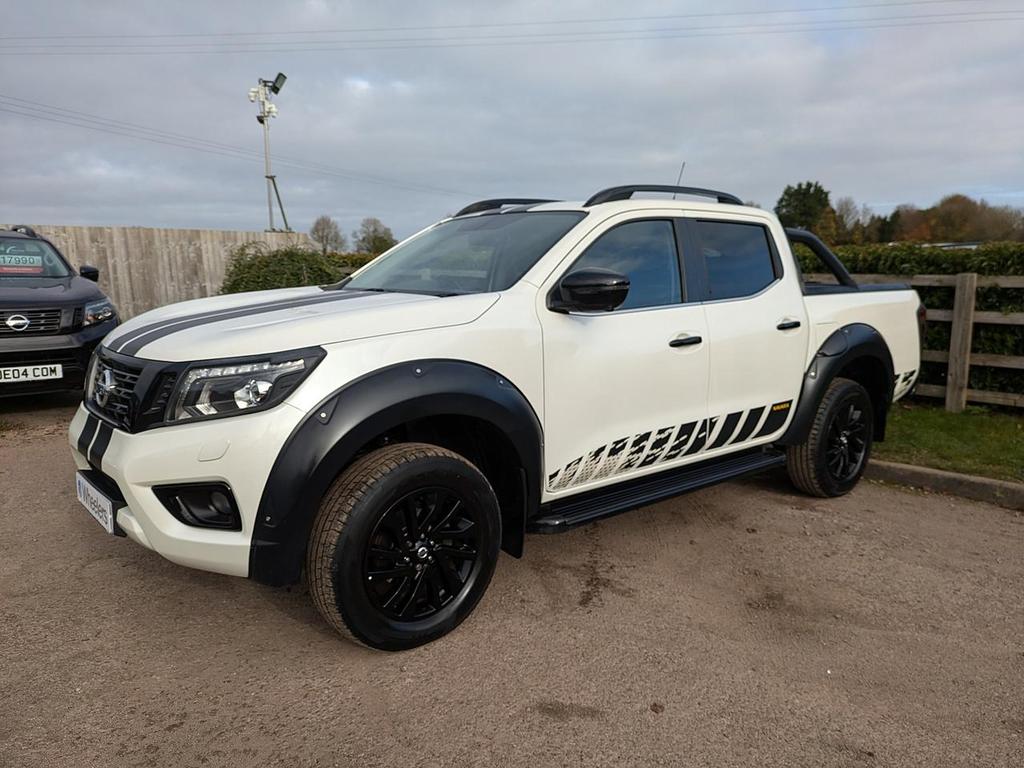 NISSAN Navara