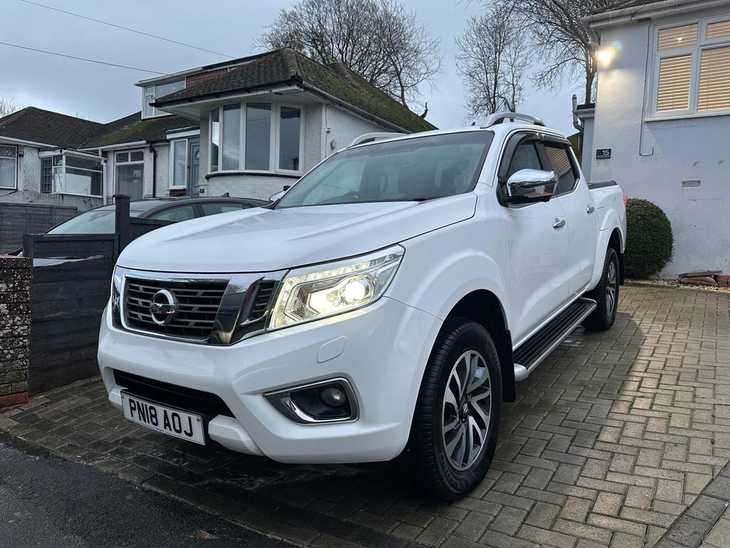 NISSAN Navara