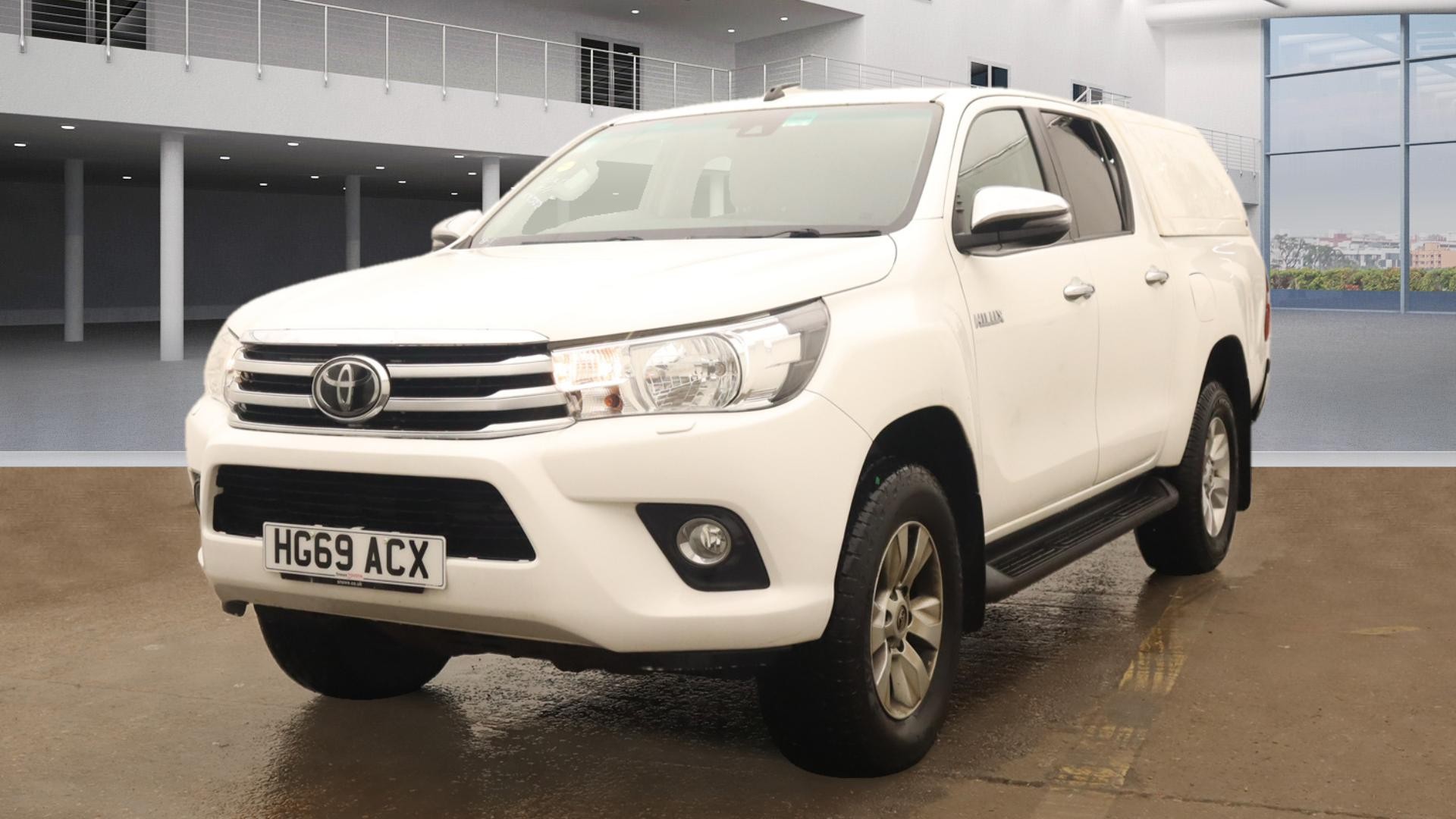 TOYOTA Hilux