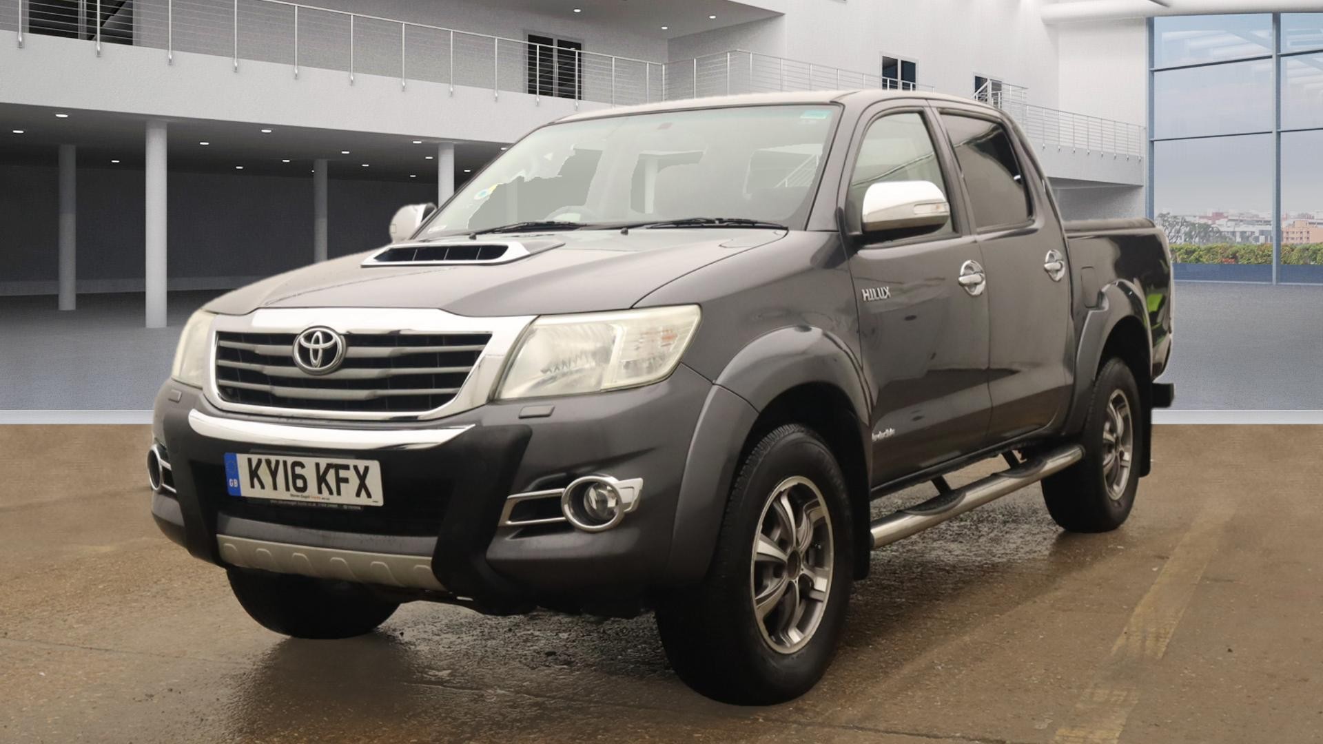 TOYOTA Hilux