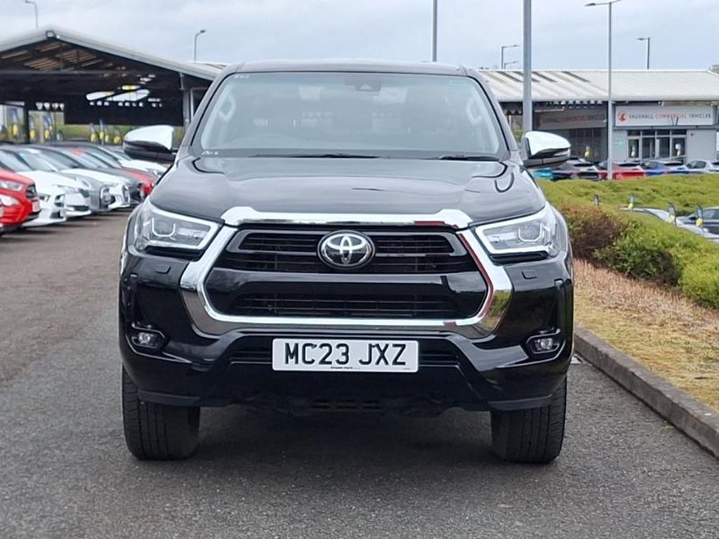 TOYOTA Hilux
