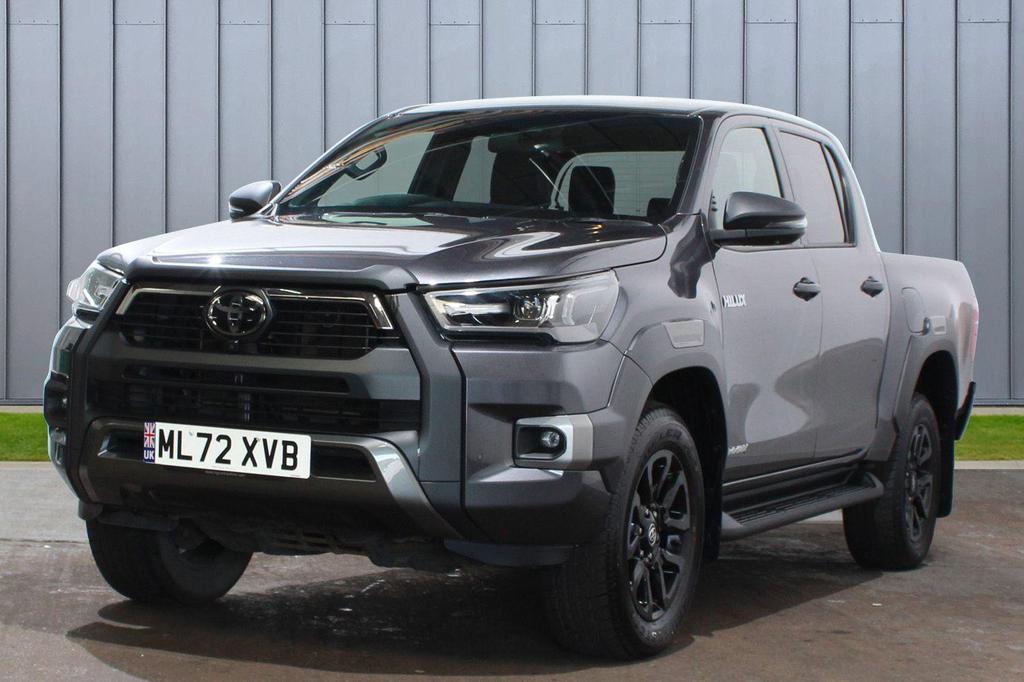 TOYOTA Hilux