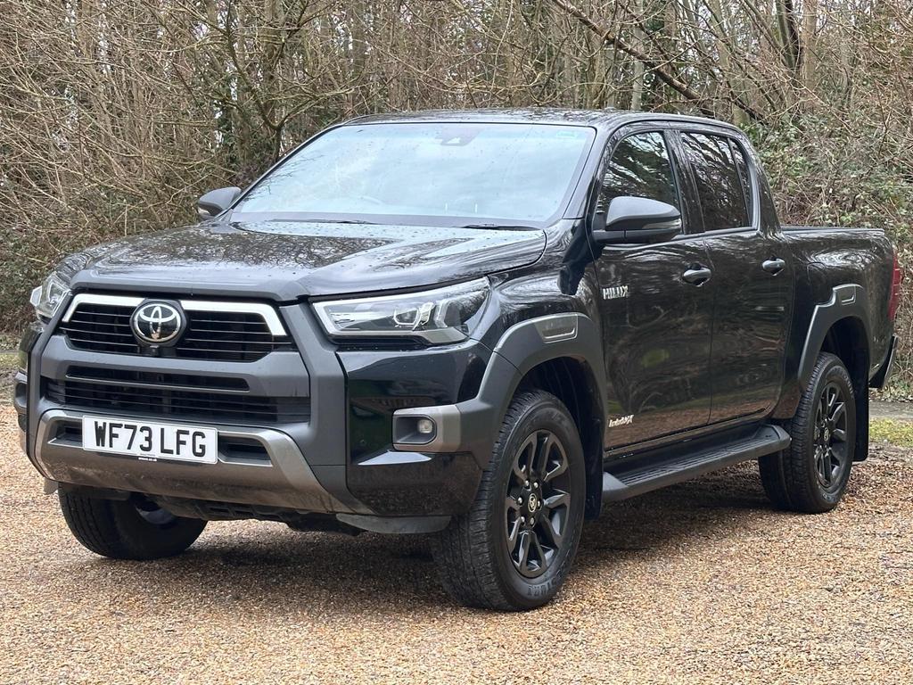 TOYOTA Hilux