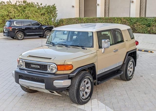 TOYOTA FJ CRUISER