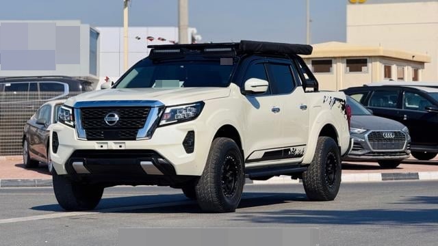 NISSAN Navara