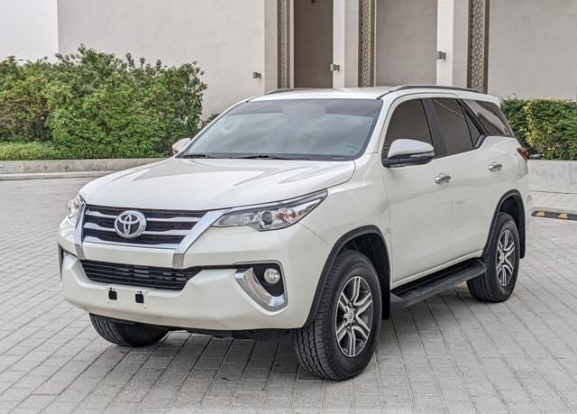 TOYOTA Fortuner